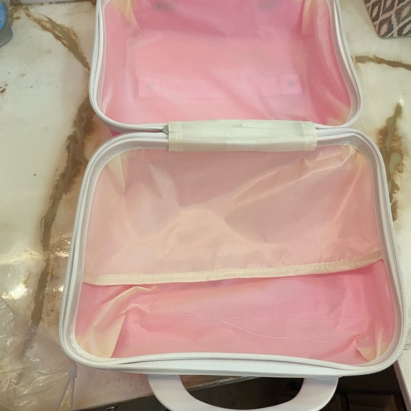 Pink Hello Kitty Hard Shell Case - Picture 5 of 8